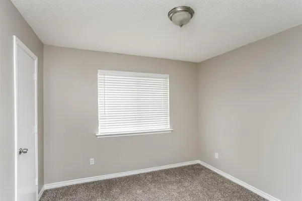 $1,785 | 231 Myrtle Drive, Arlington, TX 76018
