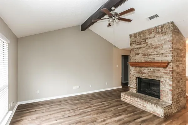 $1,785 | 231 Myrtle Drive, Arlington, TX 76018