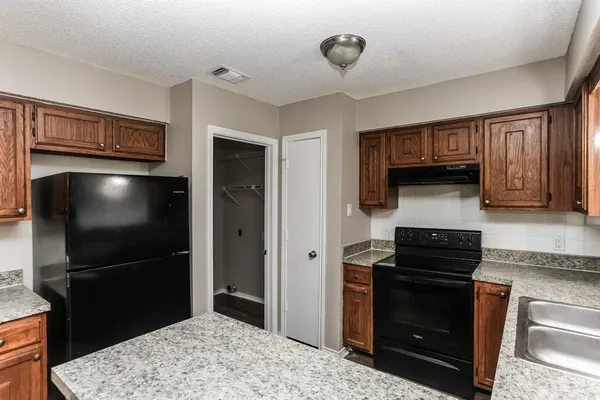 $1,785 | 231 Myrtle Drive, Arlington, TX 76018