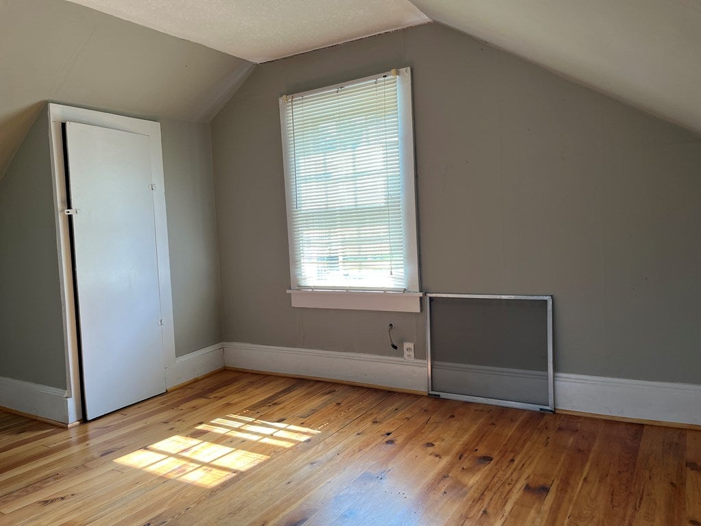 4997 Thornspring Road Pulaski, VA 24301 - Photo 45 of 49 Gallery Image 45