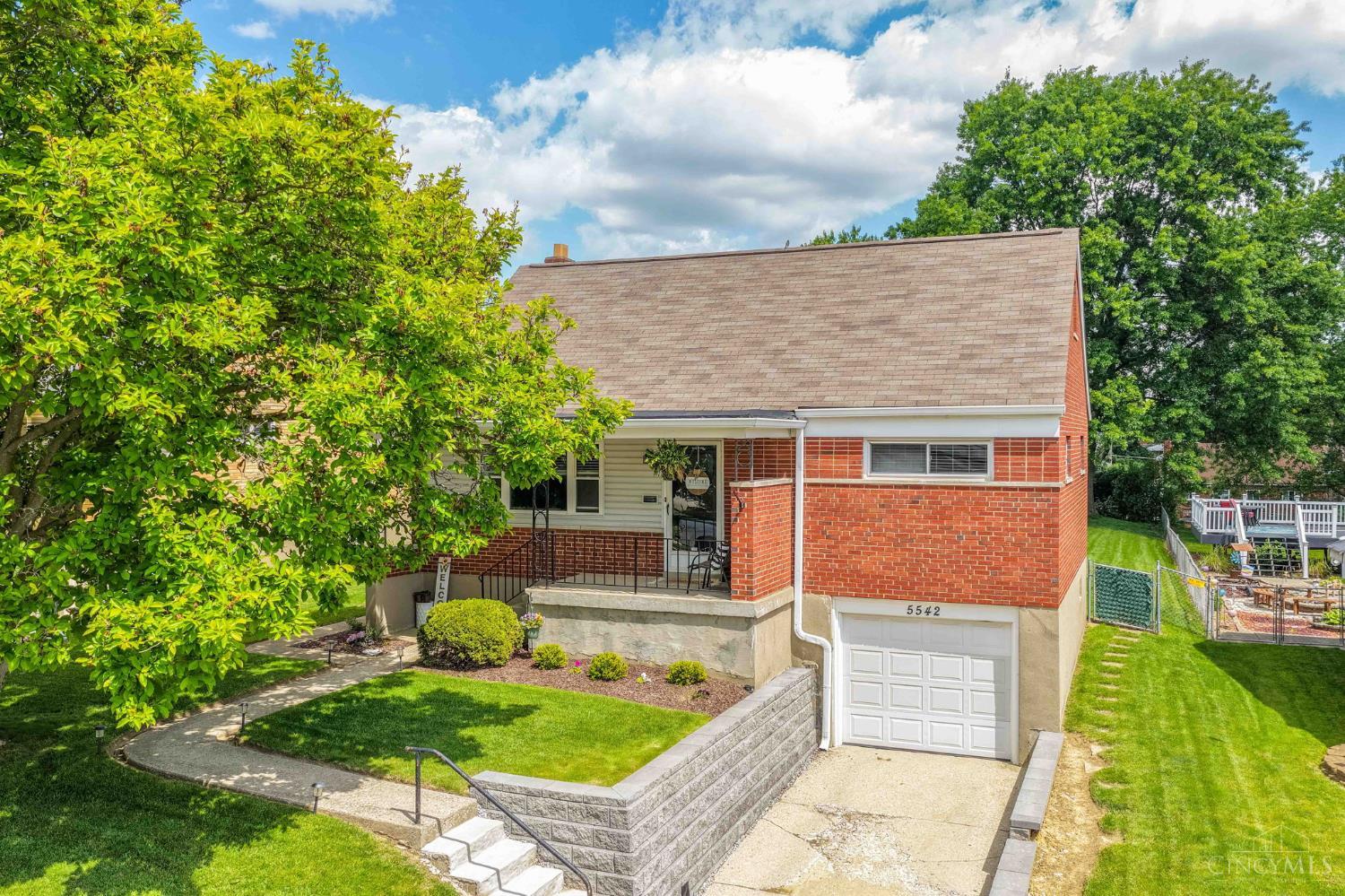5542 Lawrence Road Cincinnati, OH 45248 - Photo 12 of 32