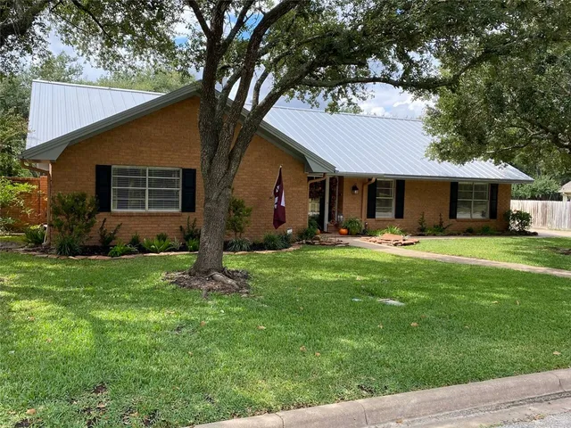 $394,000 | 3616 Sweetbriar Drive, Bryan, TX 77802