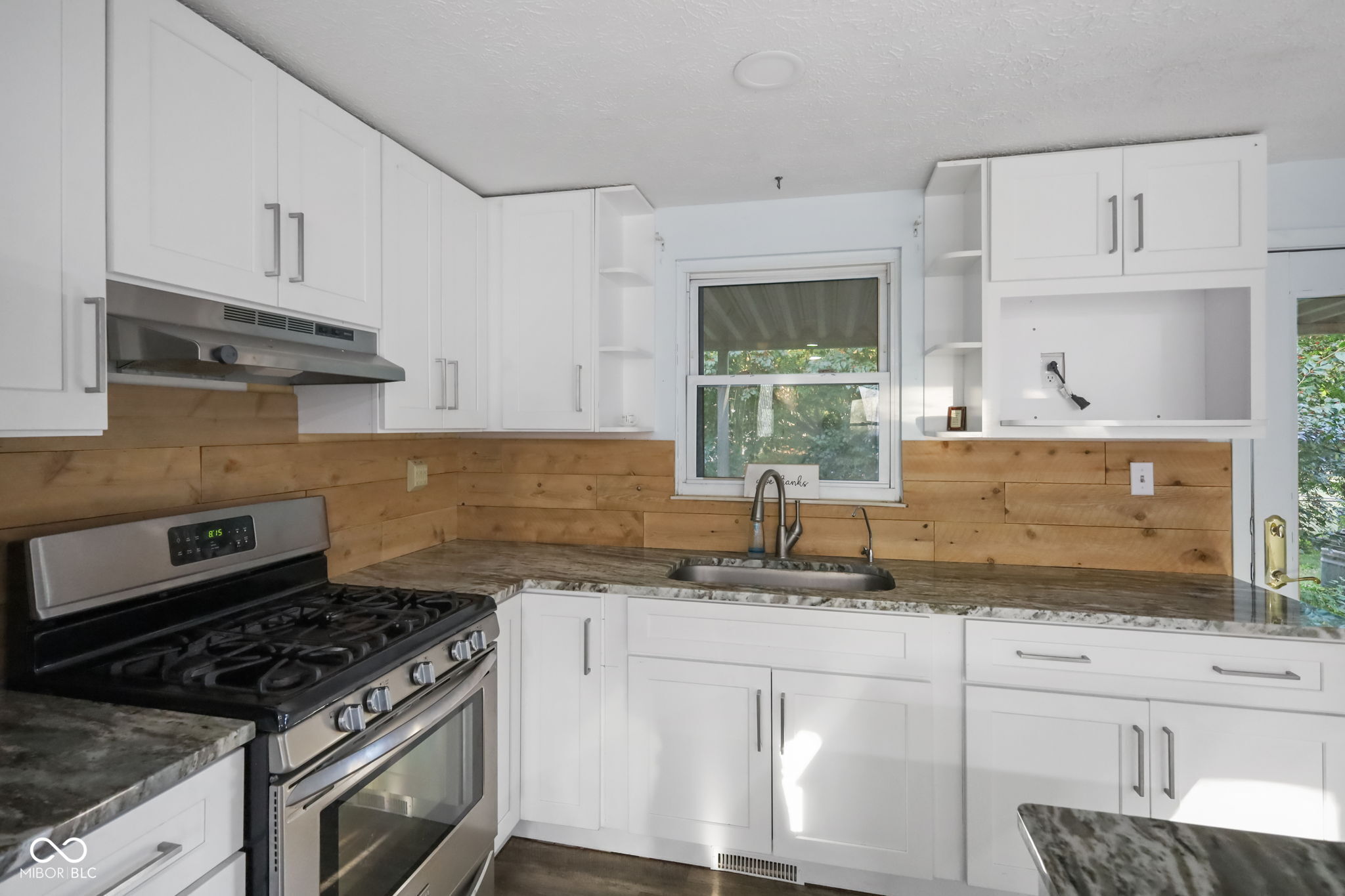 1164 Commission Road Greenwood, IN 46142 - Photo 8 of 20 Gallery Image 8