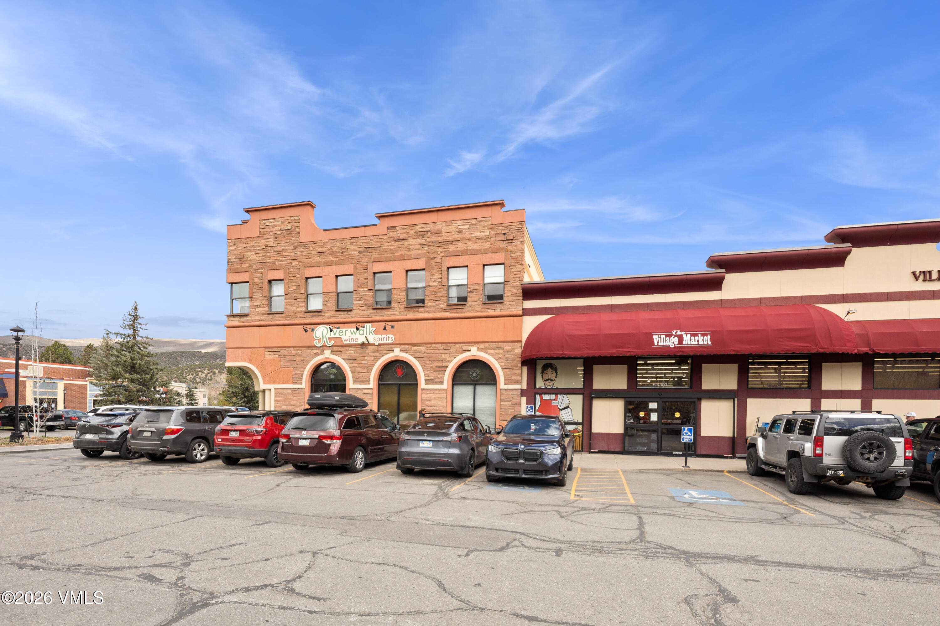 34295 Highway 6, Unit 213 Edwards, CO 81632 - Photo 41 of 47 Market building