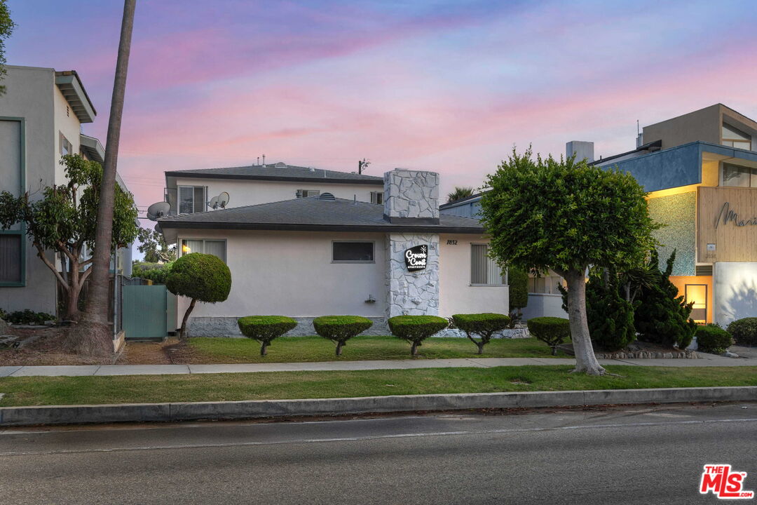 7832 West Manchester Avenue Playa del Rey, CA 90293 - Photo 1 of 13
