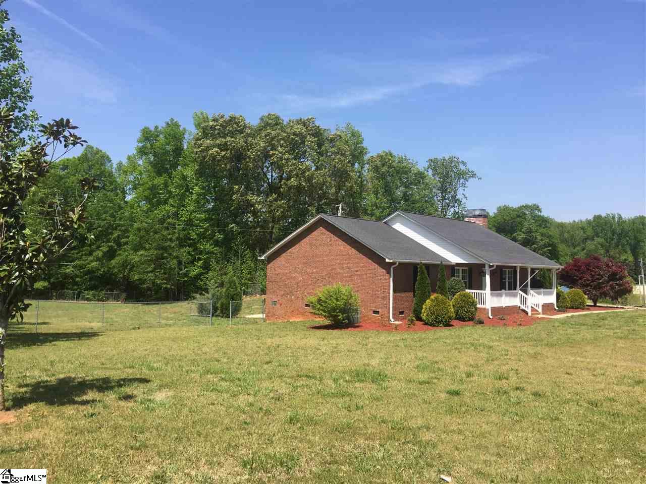 898 East Jerry Road Laurens, SC 29360 - Photo 2 of 15 Gallery Image 2