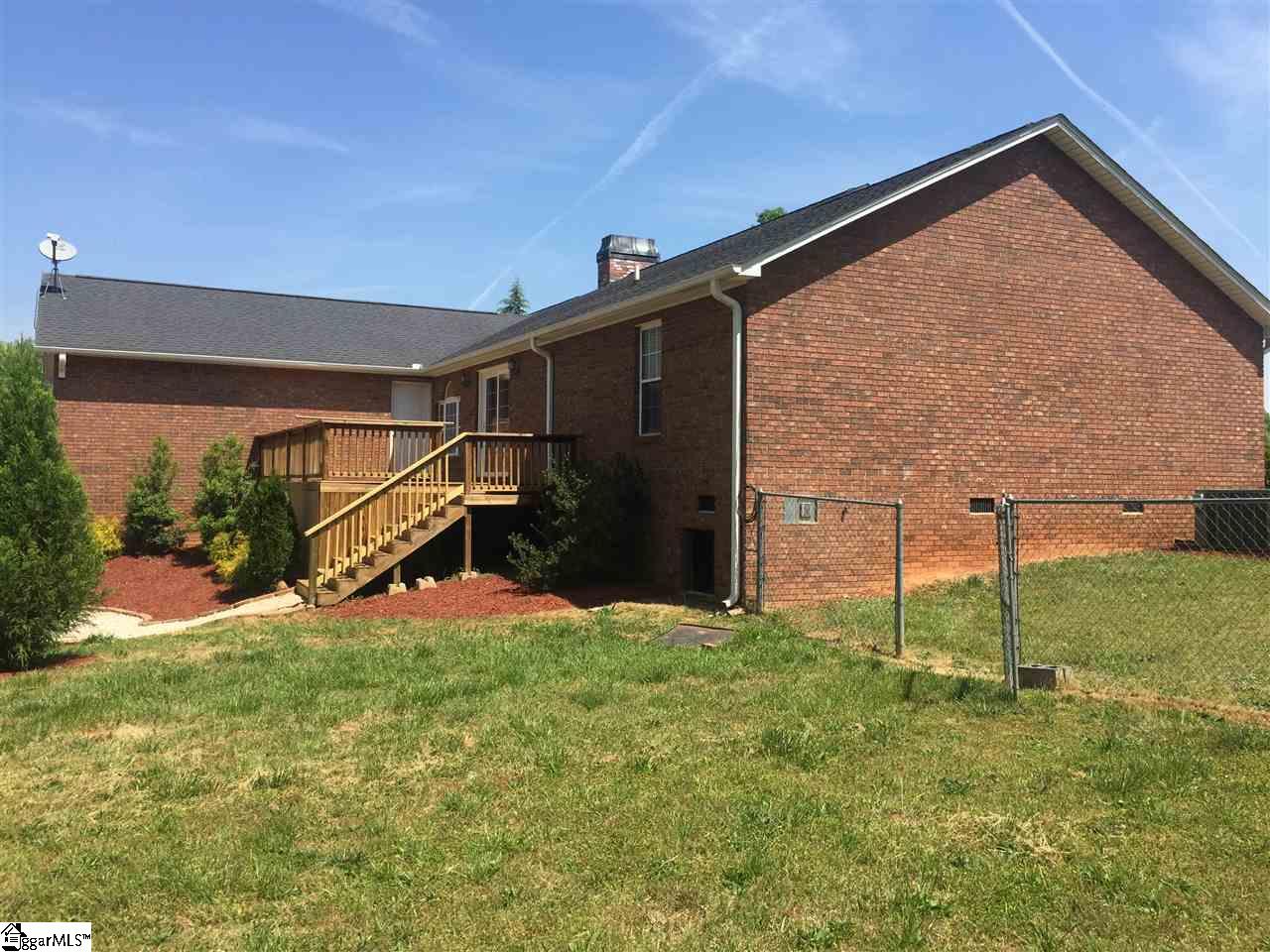 898 East Jerry Road Laurens, SC 29360 - Photo 7 of 15 Gallery Image 7