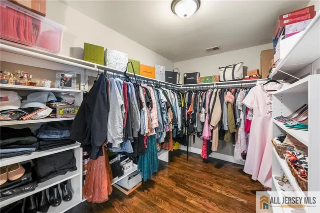 $1,029,000 | 5 Elizabeth Court, Colonia, NJ 07067