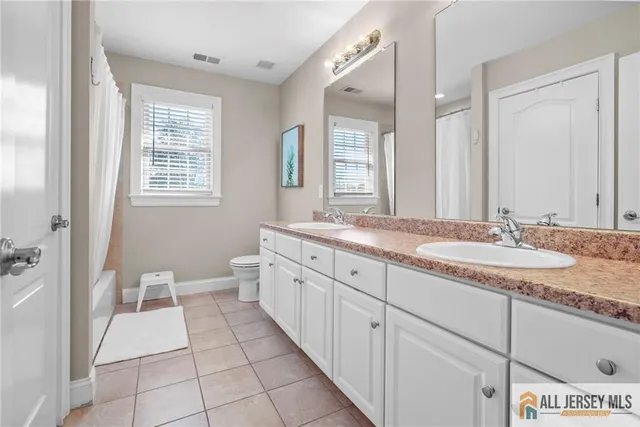 $1,029,000 | 5 Elizabeth Court, Colonia, NJ 07067