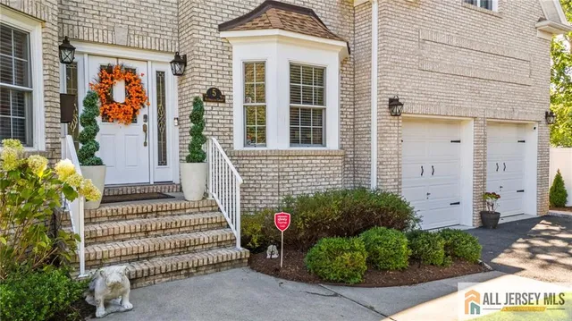 $1,029,000 | 5 Elizabeth Court, Colonia, NJ 07067