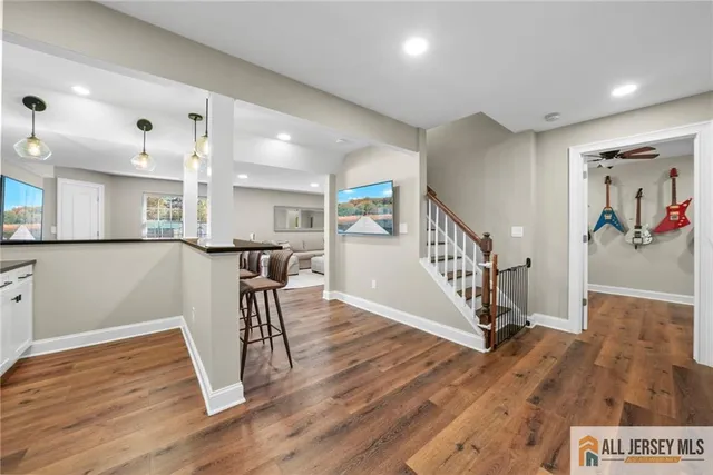 $1,029,000 | 5 Elizabeth Court, Colonia, NJ 07067