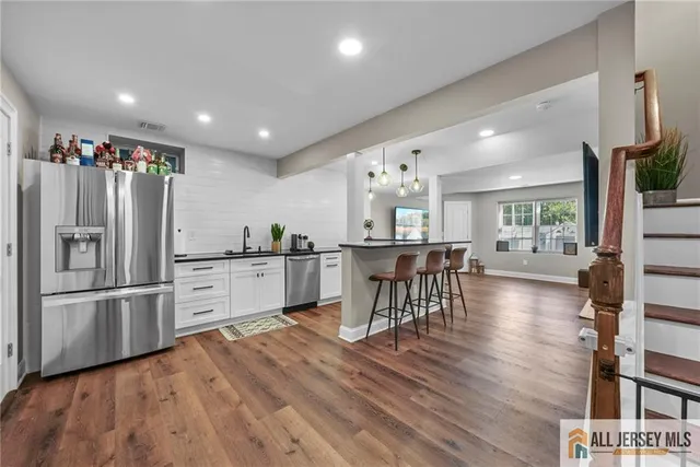 $1,029,000 | 5 Elizabeth Court, Colonia, NJ 07067