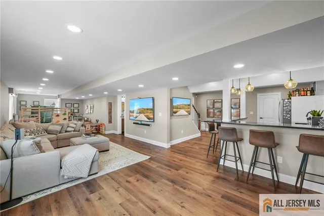 $1,029,000 | 5 Elizabeth Court, Colonia, NJ 07067