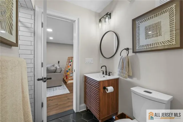 $1,029,000 | 5 Elizabeth Court, Colonia, NJ 07067