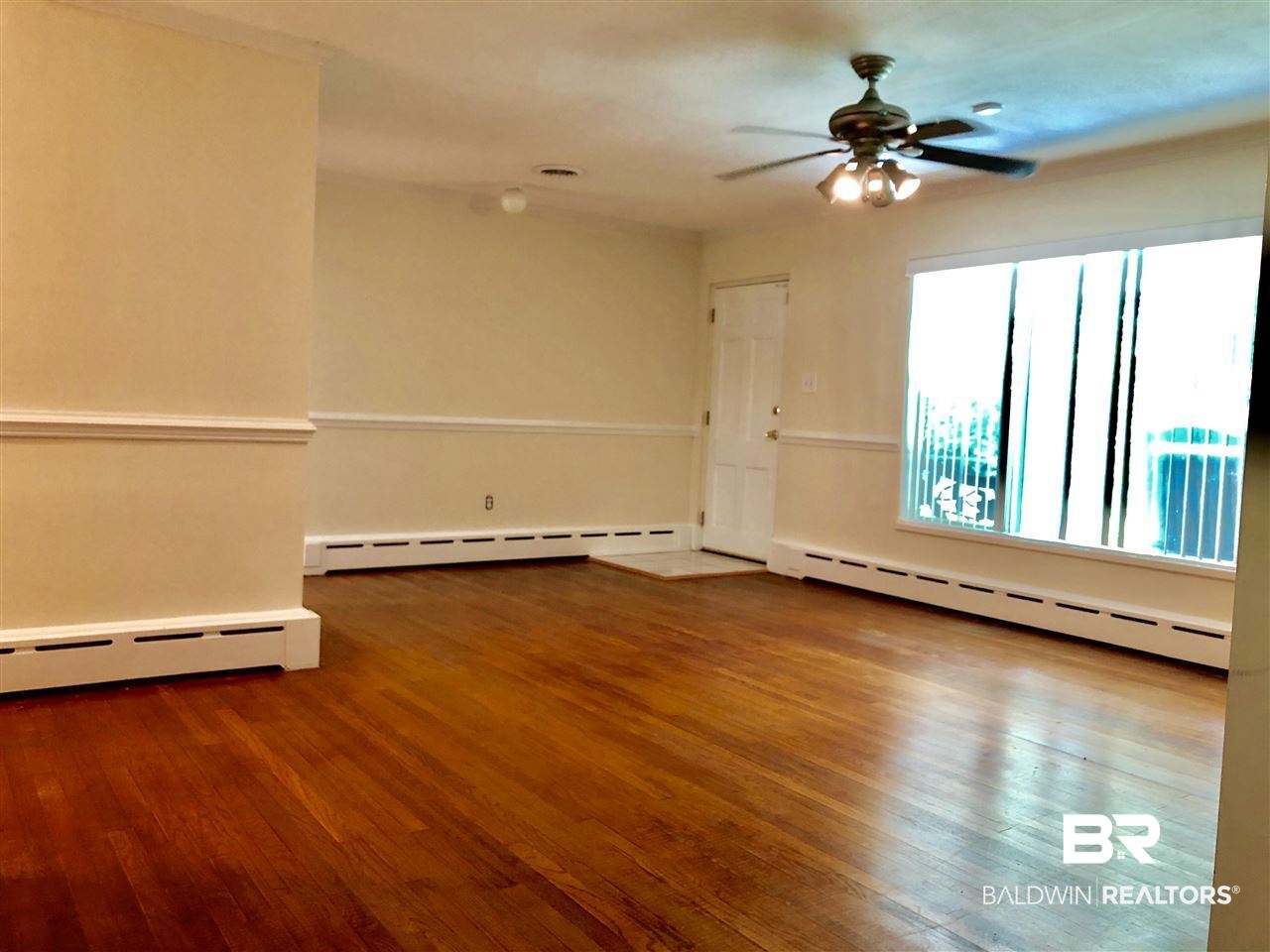 365 Gaines Avenue Mobile, AL 36609 - Photo 3 of 29