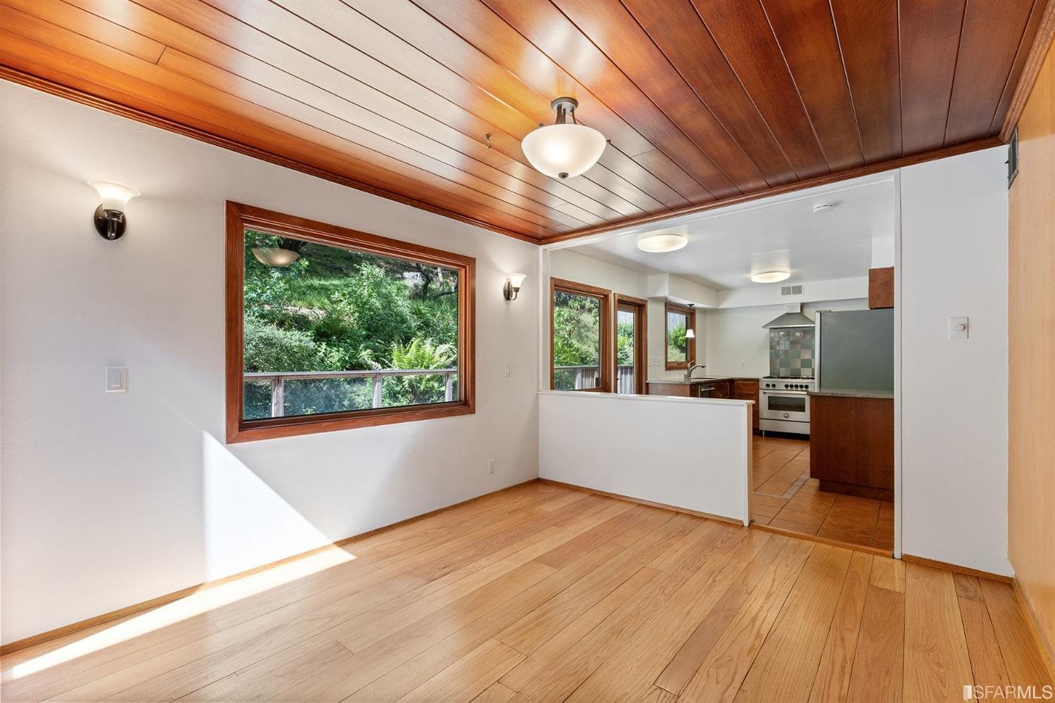 1180 Park Hills Road Berkeley, CA 94708 - Photo 19 of 62 a view of empty room with wooden floor and fan