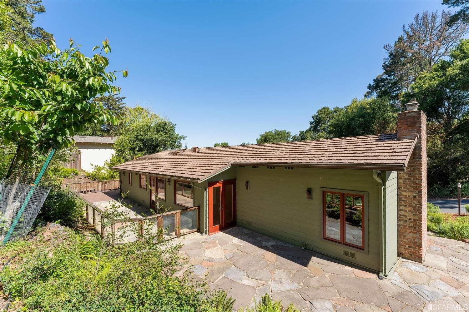 1180 Park Hills Road Berkeley, CA 94708 - Photo 51 of 62 a front view of a house with a garden