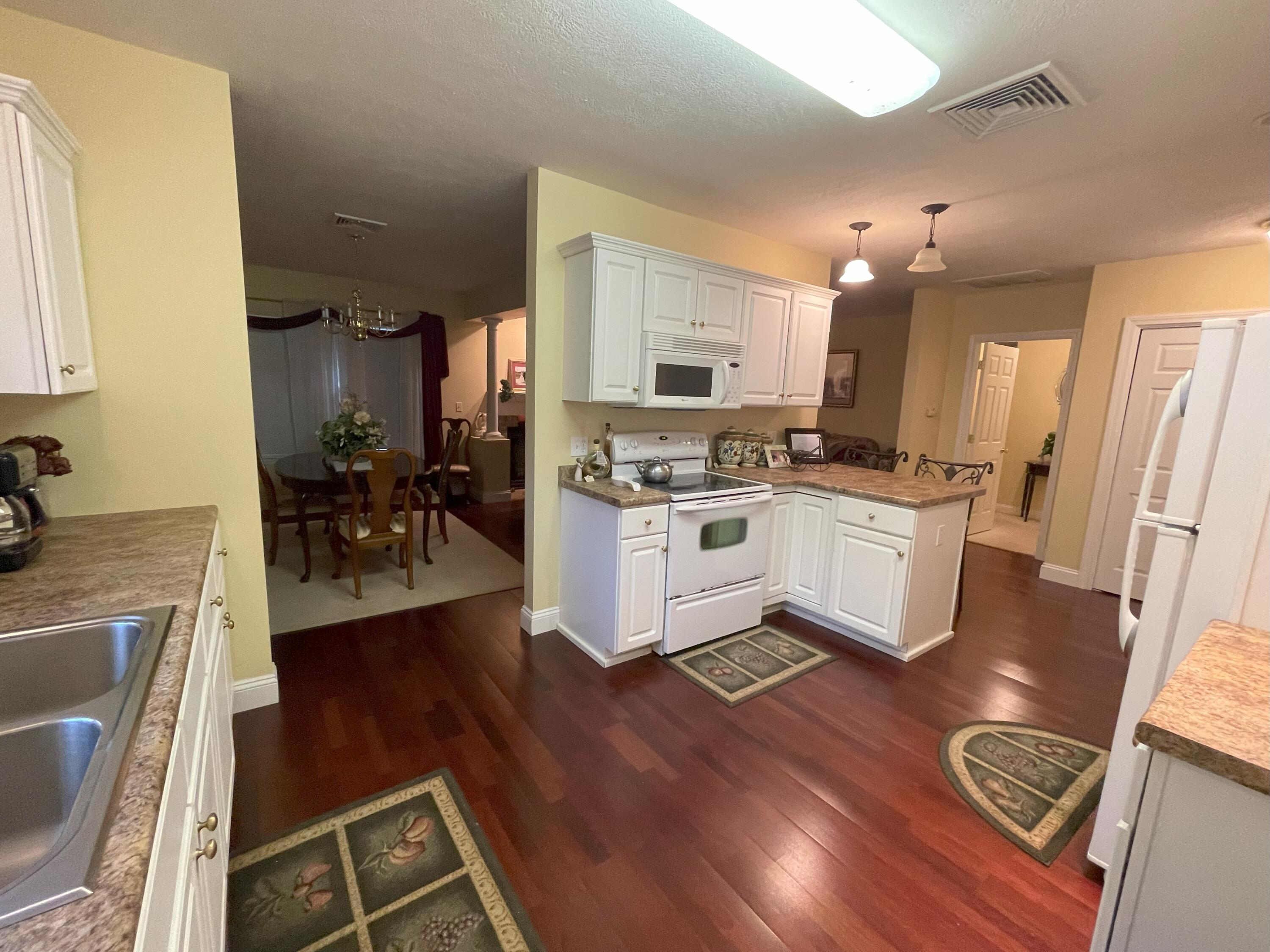 52 Kavanaugh Road, Unit 52 Old Orchard Beach, ME 04064 - Photo 22 of 42 KITCHEN+VIEW DINING ROOM