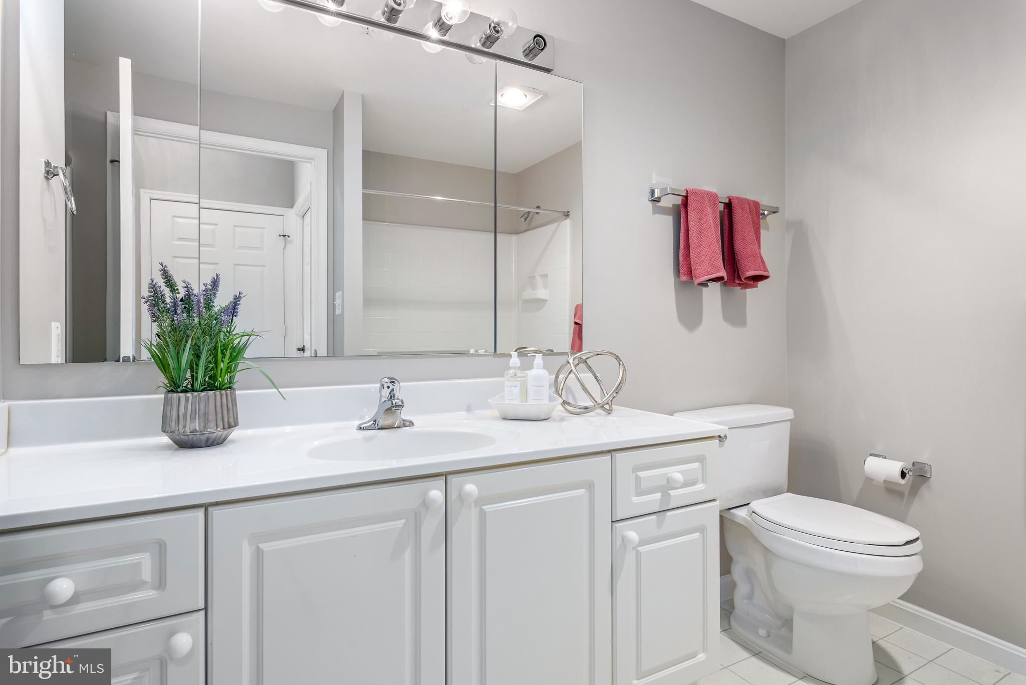 19365 Cypress Ridge Terrace, Unit 515 Leesburg, VA 20176 - Photo 2 of 33