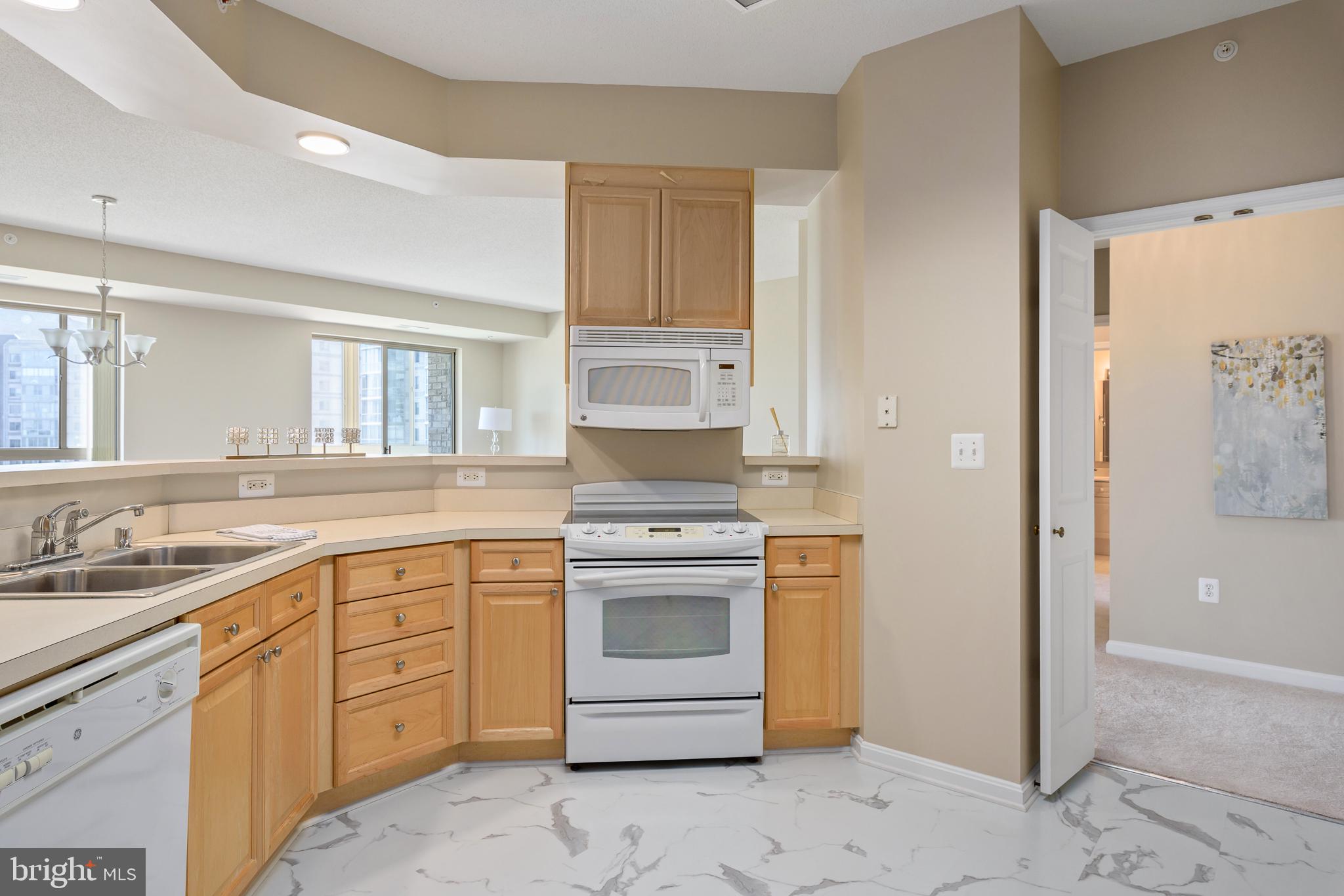 19365 Cypress Ridge Terrace, Unit 515 Leesburg, VA 20176 - Photo 8 of 33