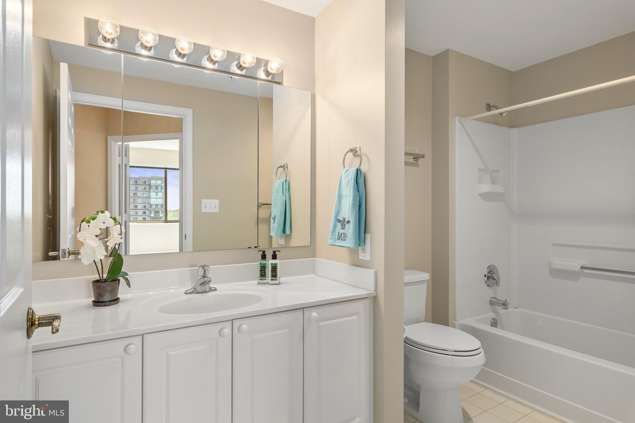 19365 Cypress Ridge Terrace, Unit 515 Leesburg, VA 20176 - Photo 10 of 33