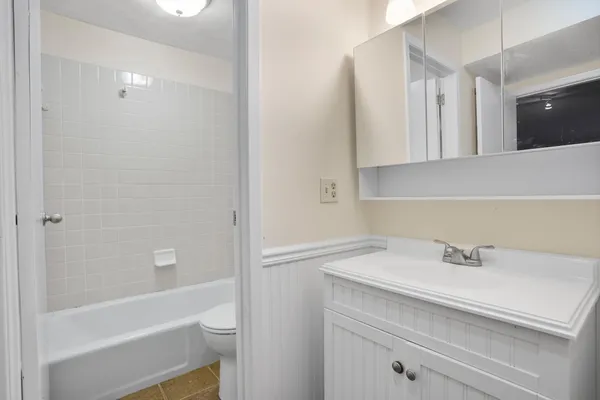 $2,200 | 8 Quarry Corner, Unit 8, Ridgefield, CT 06877