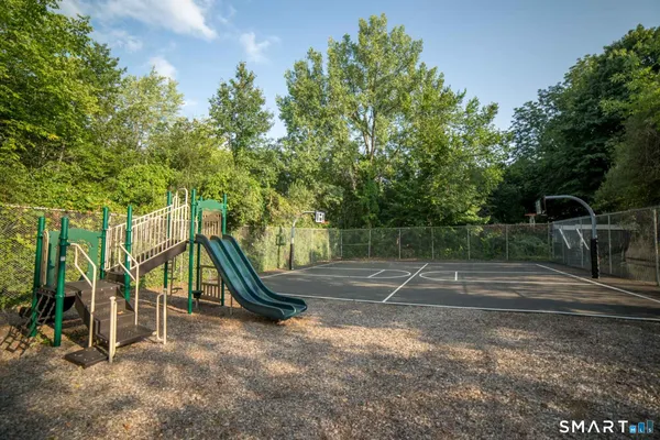 $2,200 | 8 Quarry Corner, Unit 8, Ridgefield, CT 06877