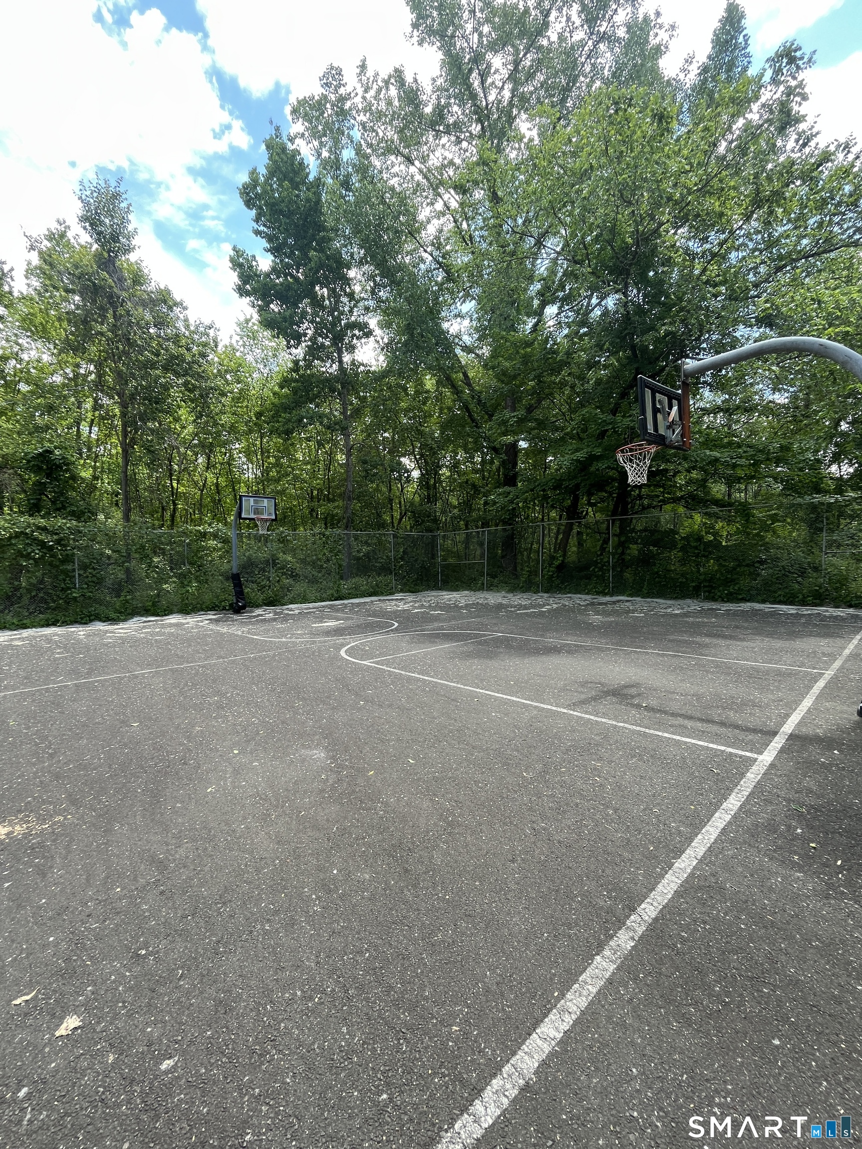 8 Quarry Corner, Unit 8 Ridgefield, CT 06877 - Photo 22 of 24 Community Basketball Court