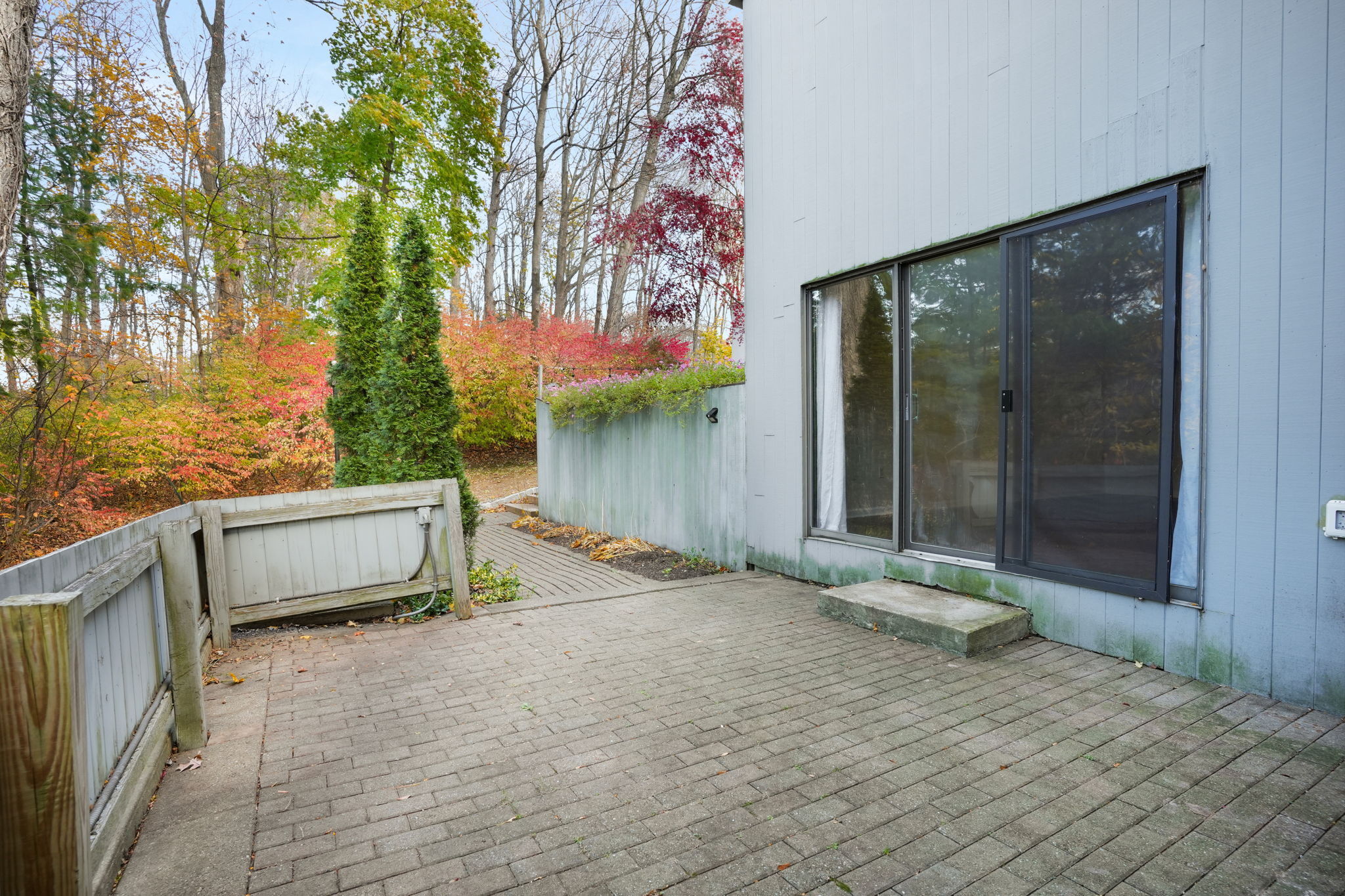 8 Quarry Corner, Unit 8 Ridgefield, CT 06877 - Photo 24 of 28 a house view with a garden space