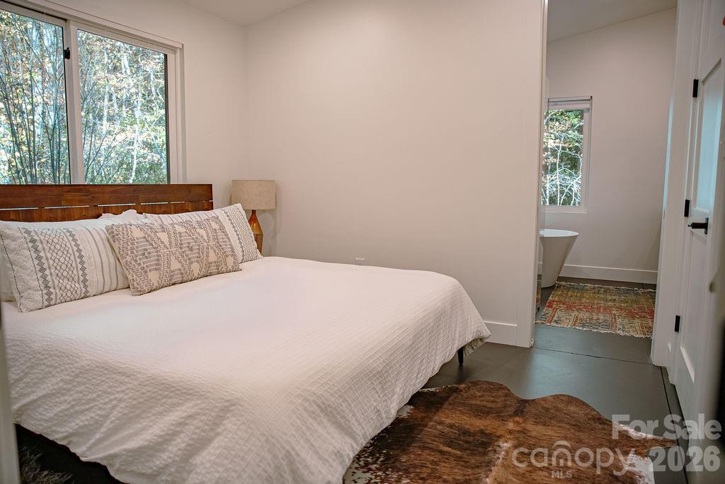 808 Mountain Cove Road Hendersonville, NC 28792 - Photo 15 of 33