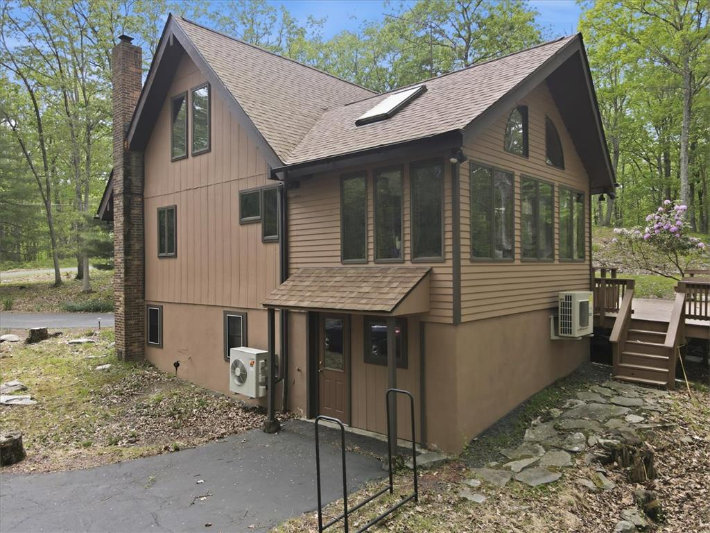 1517 Deer Run Bushkill, PA 18324 - Photo 27 of 35