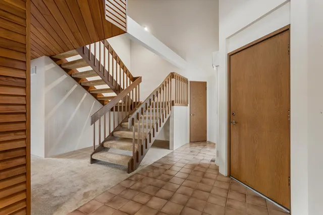 a view of entryway and hall