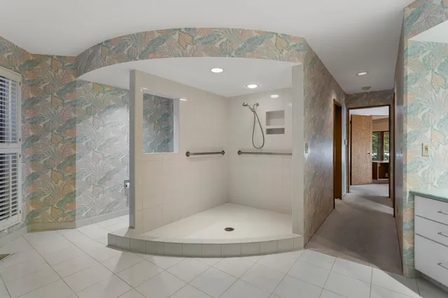 a view of walk in closet