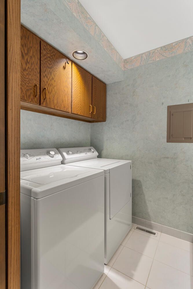 4002 Lakepoint Road Champaign, IL 61822 - Photo 30 of 41