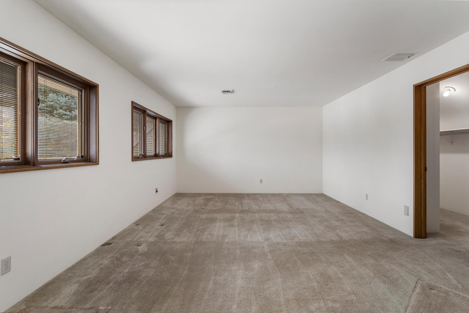 4002 Lakepoint Road Champaign, IL 61822 - Photo 31 of 41