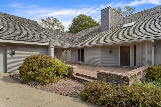 $1,250,000 | 4002 Lakepoint Road, Champaign, IL 61822