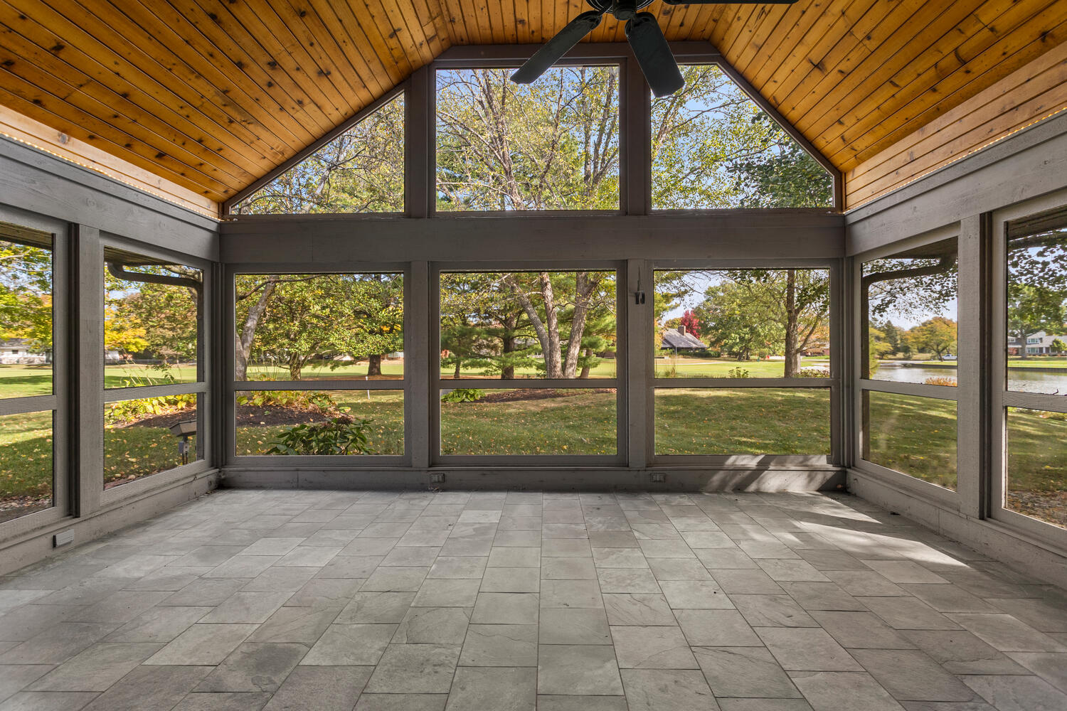 4002 Lakepoint Road Champaign, IL 61822 - Photo 10 of 41