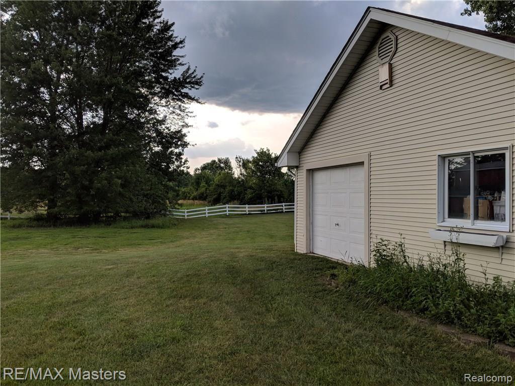 27754 Arsenal Road Flat Rock, MI 48134 - Photo 51 of 57 Outbuilding / apartment shot 3