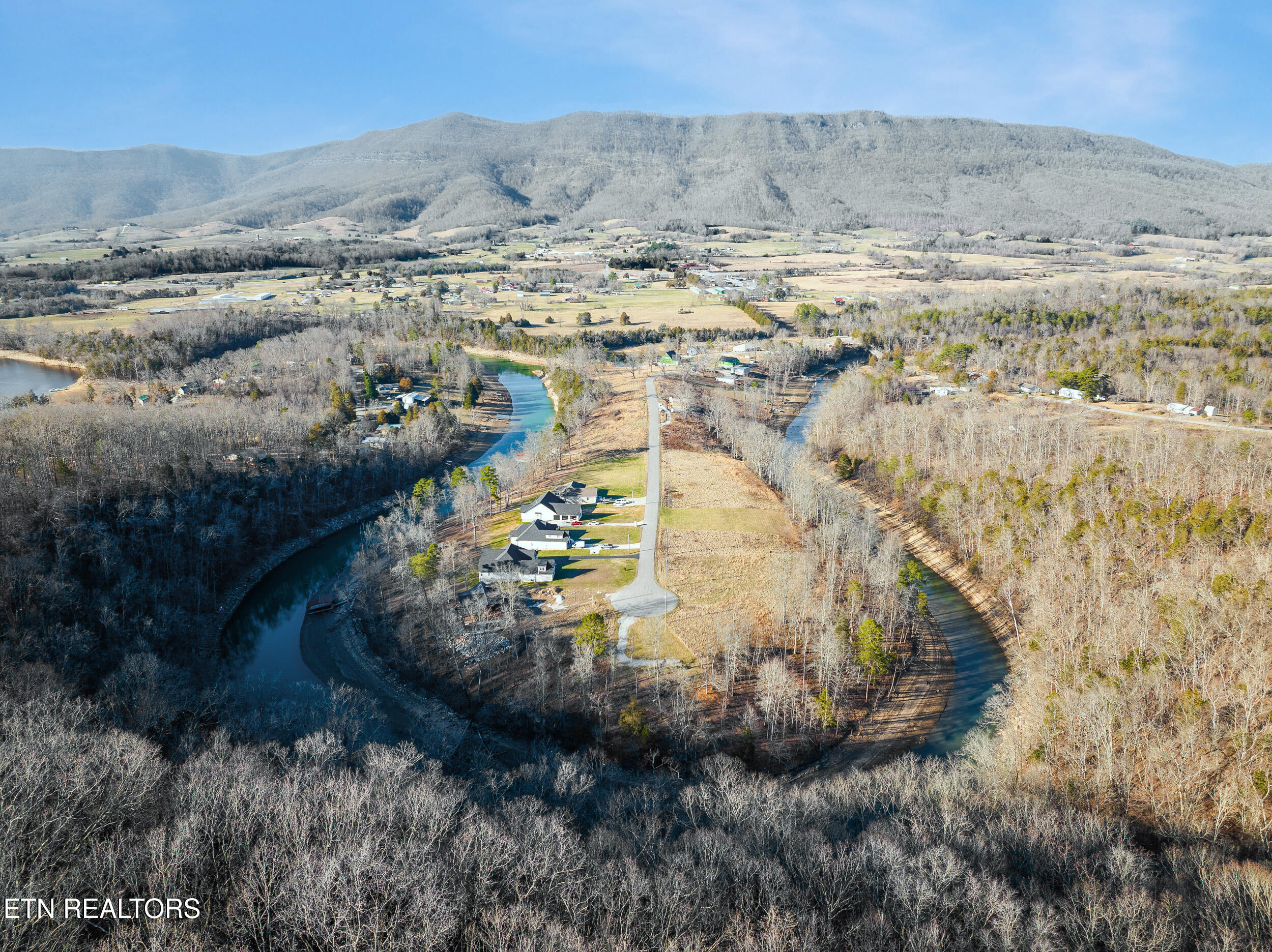 348 Wagon Lane Speedwell, TN 37870 - Photo 21 of 26 012