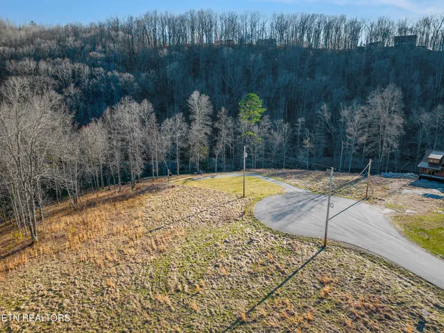 $280,000 | 348 Wagon Lane, Speedwell, TN 37870