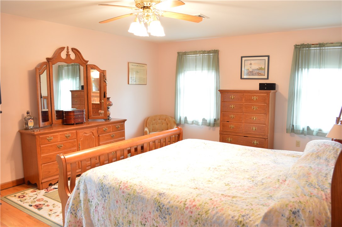 8 Wildwood Road Narragansett, RI 02882 - Photo 12 of 19