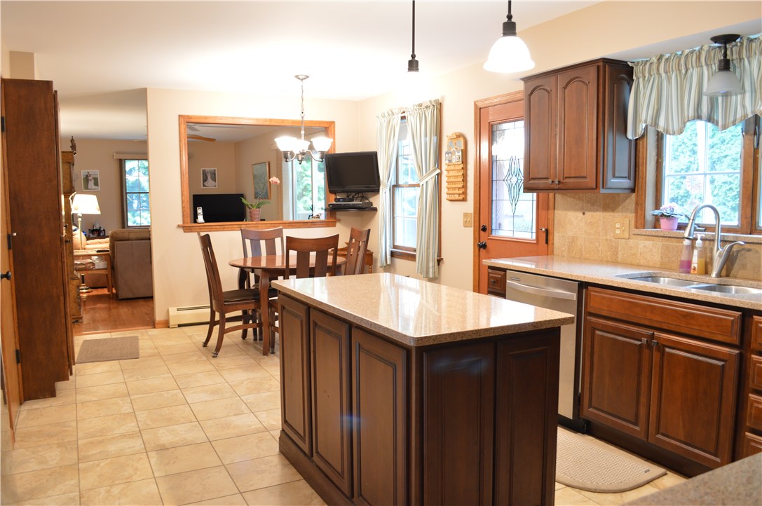 8 Wildwood Road Narragansett, RI 02882 - Photo 4 of 19