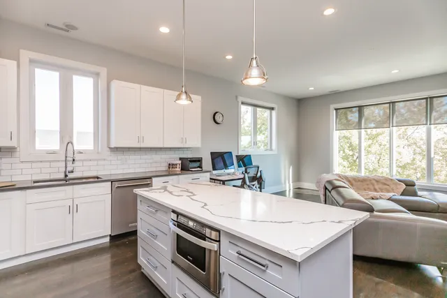 $688,800 | 2018 South Loomis Street, Unit 3, Chicago, IL 60608