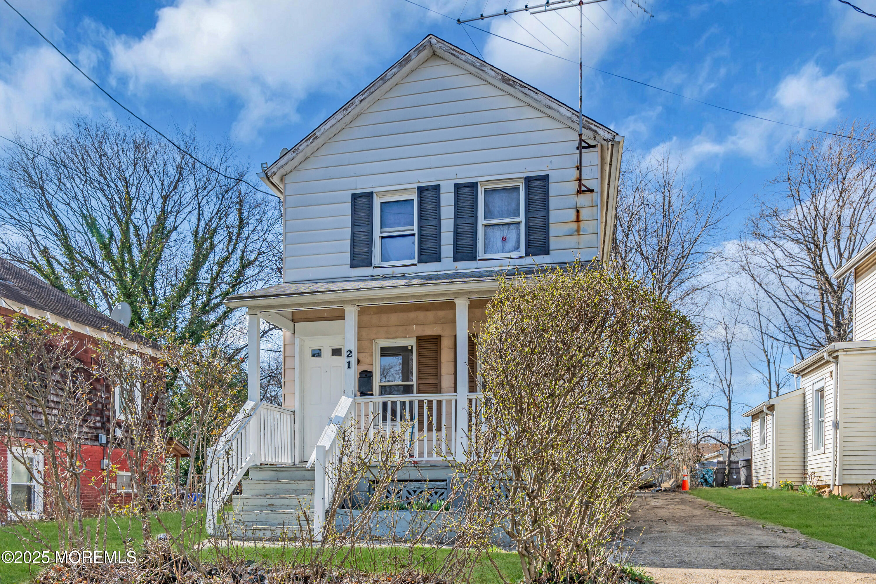 21 Bowne Avenue Freehold, NJ 07728 - Photo 20 of 25 a front view of a house with garden