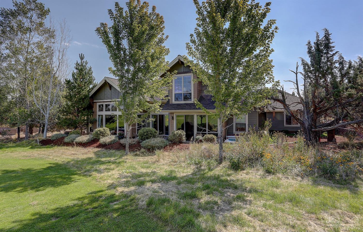 8915 Merlin Drive Redmond, OR 97756 - Photo 20 of 25 View of the back of the home