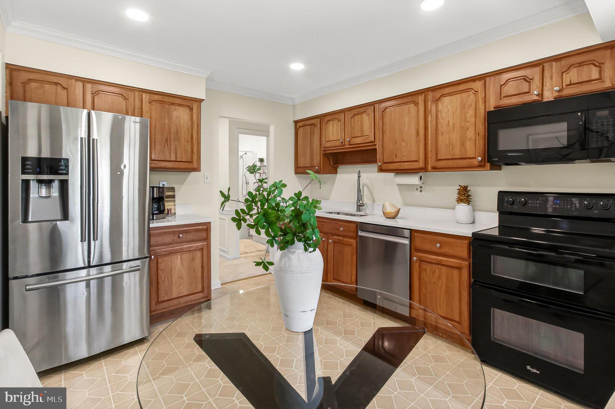 6908 Rochambeau Place Springfield, VA 22153 - Photo 17 of 70 Large kitchen with new sparkling quartz counters