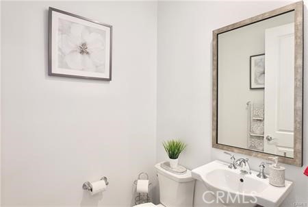 20551 Hummingbird Court Porter Ranch, CA 91326 - Photo 26 of 40 Bathroom 2