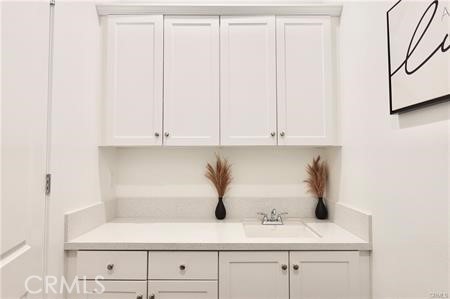 20551 Hummingbird Court Porter Ranch, CA 91326 - Photo 33 of 40 Laundry room