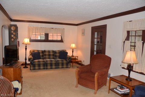 1327 Winston Road Cleveland, OH 44121 - Photo 3 of 23