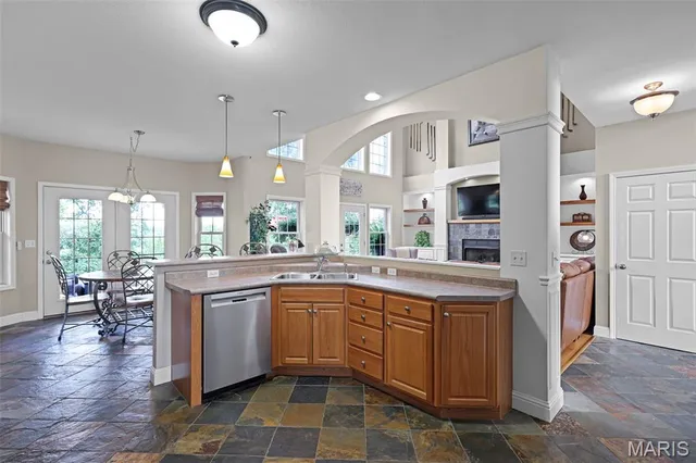 $619,900 | 121 Fox Hill Court, Edwardsville, IL 62025